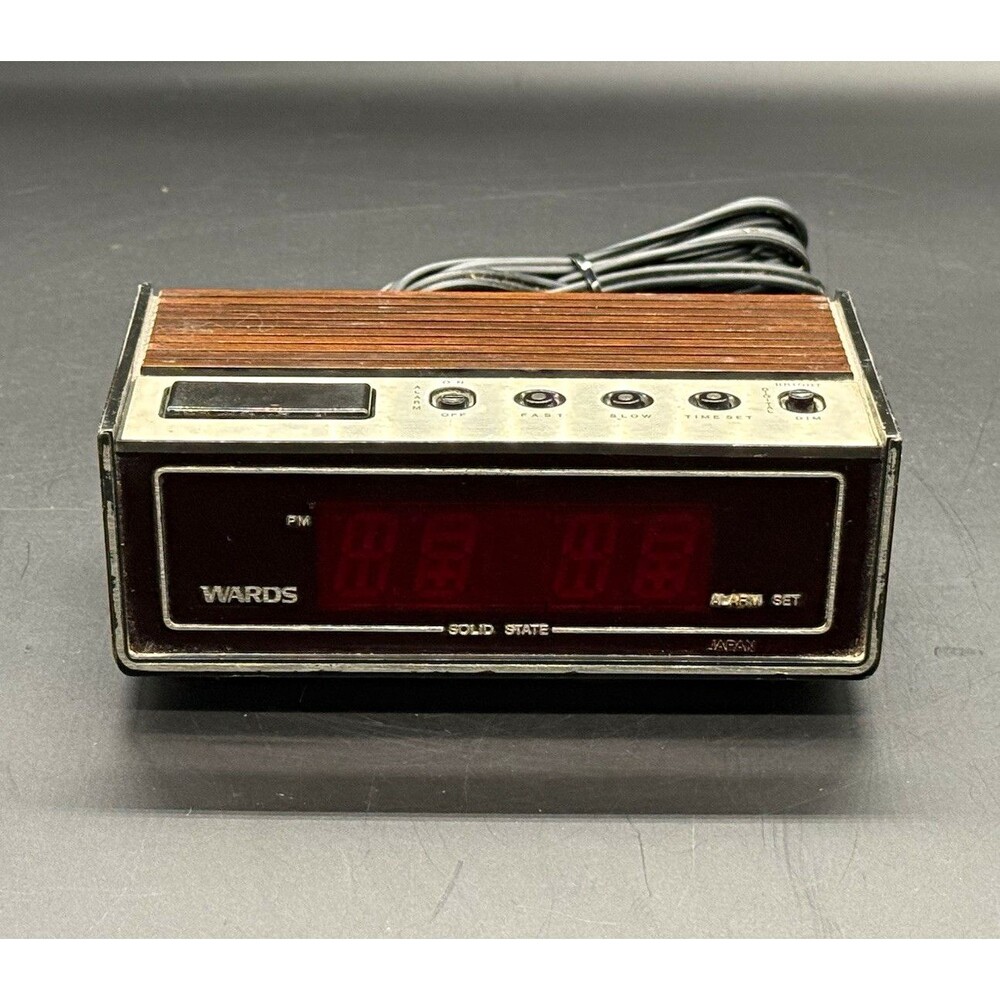 Montgomery Ward 45-9778 Digital Alarm Clock Simulated Wood Grain Snooze Brown